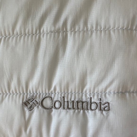 Columbia White and Gray Women's Puffer Jacket (Water Repellent)  SZ: 2X - Picture 2 of 15